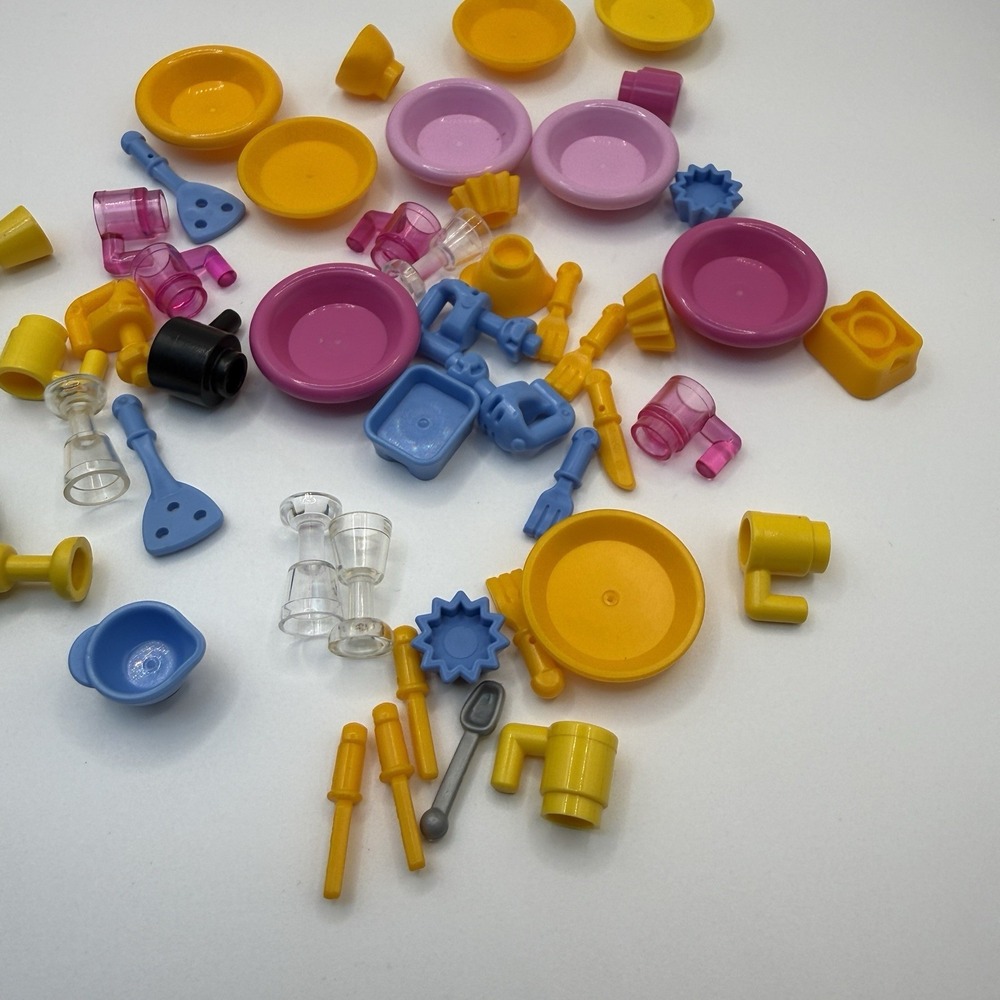 LEGO 50 Piece Kitchen Accessories Lot - Plates, Cups, Pans, Silverwear 004 - Picture 6 of 6